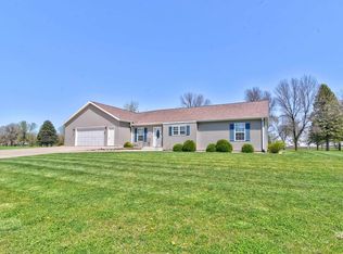 136 Golf Course Dr, Armstrong, IA 50514