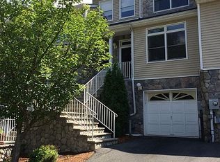 16 Autumn Ridge Rd, Morris Plains, NJ 07950