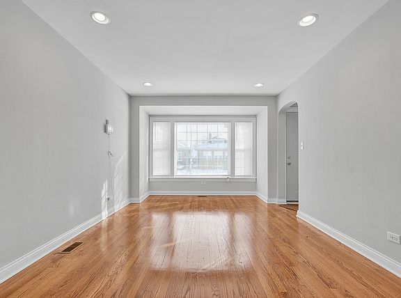 3rd image of 8726 S Parnell Ave