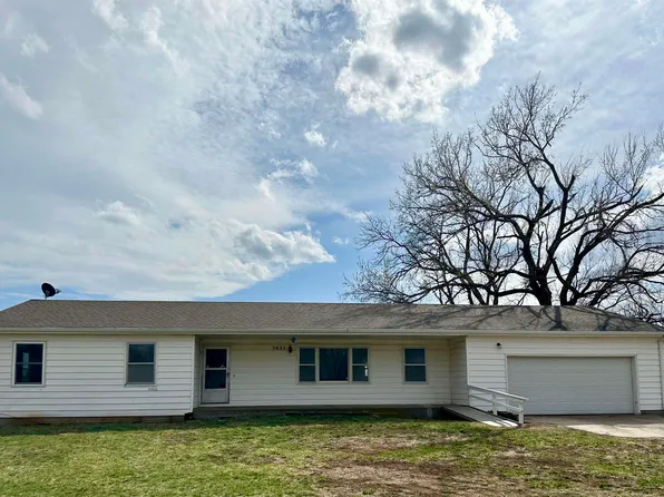 5627 SE 10th St, Tecumseh, KS 66542