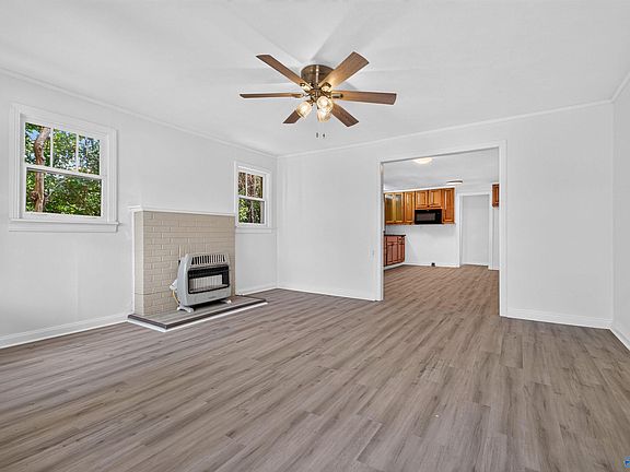 3rd image of 807 Hoke St