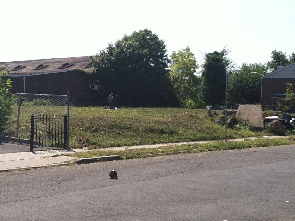 2nd image of 474 - 476 St. 11th St.