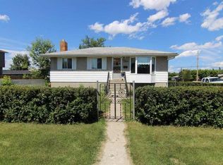 7504 39th Ave NW, Calgary, AB T3B1X2