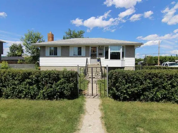 7504 39th Ave NW, Calgary, AB T3B 1X2
