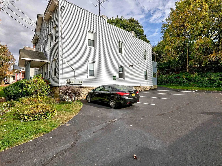 34-36 Malta Ave #2 — Photo 22