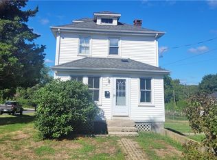 16 S Joseph St, Westerly, RI 02891