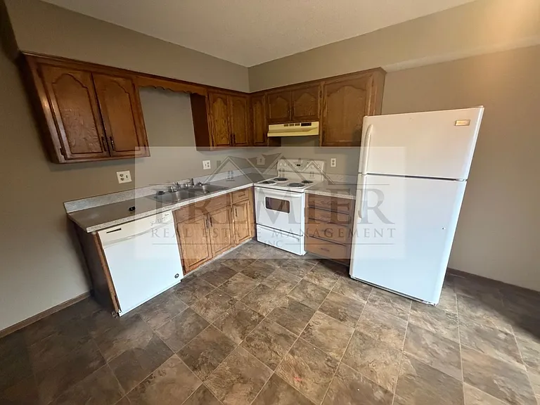 3 bd/1.5 ba townhome - 3556 NE Independence Ave, Lee's Summit, MO 64064 // Rent $1425 (end unit) — Photo 6