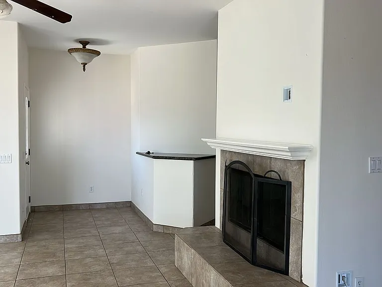 27665 Durant St — Photo 3