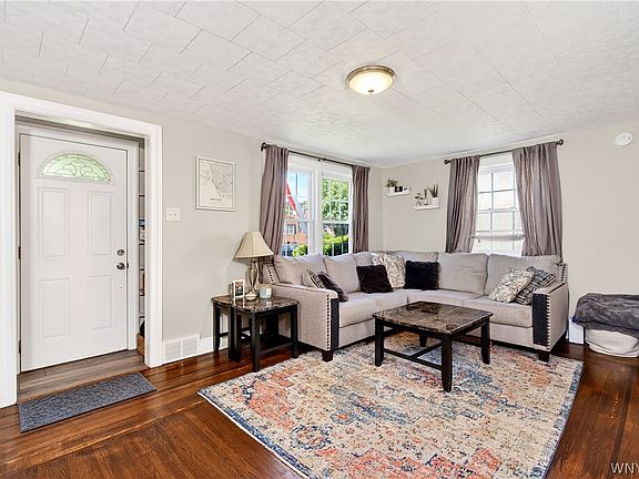 4th image of 14 Fowler Ave