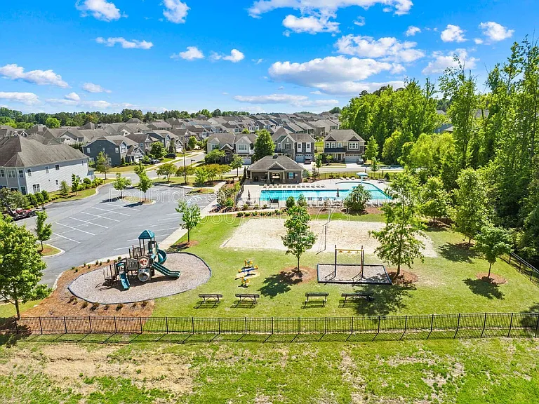 10677 Sky Chase Ave NW — Photo 41