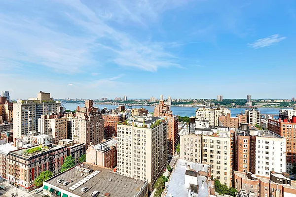 Rented by Cooper & Cooper Real Estate | media 17