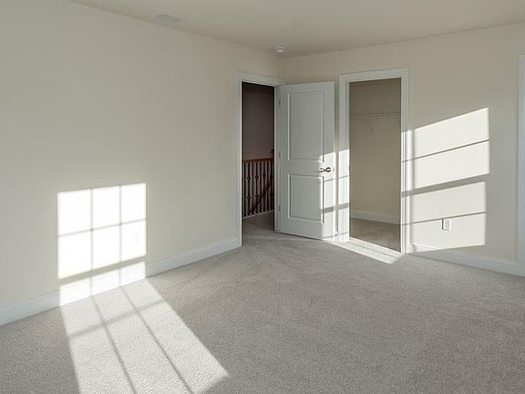 5th image of 102 Nairn