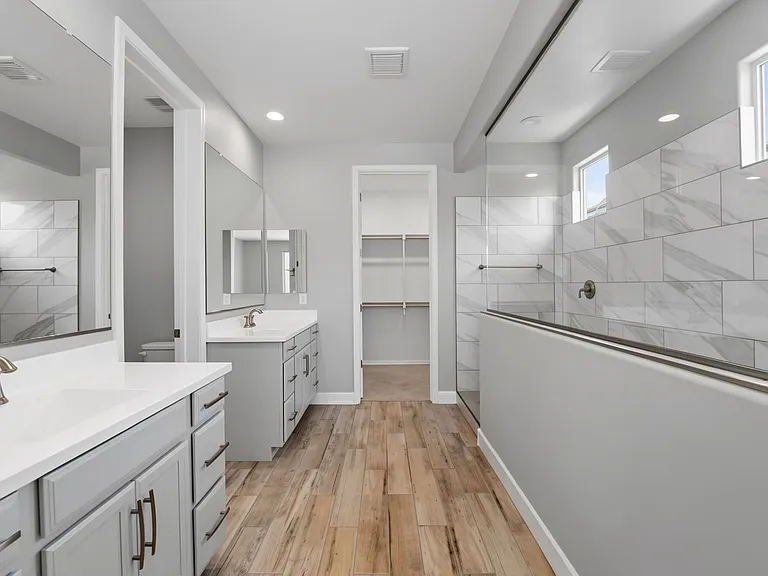 5140 N 181st Dr — Photo 35