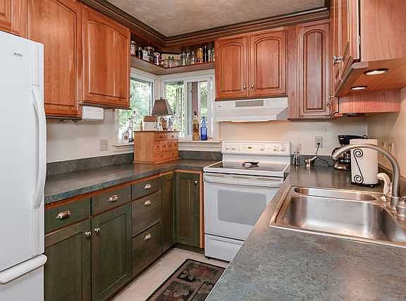 2nd image of 1325 6th Ave