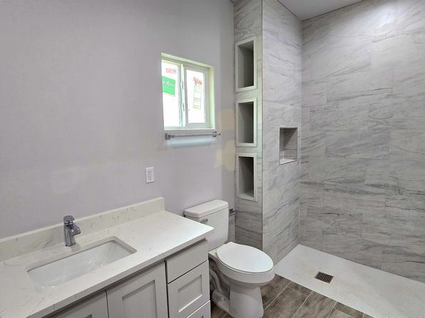 laredo-texas-447524060 picture