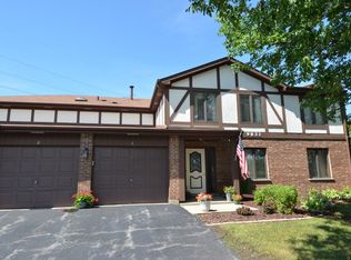 9821 Mill Dr W APT B1, Palos Park, IL 60464