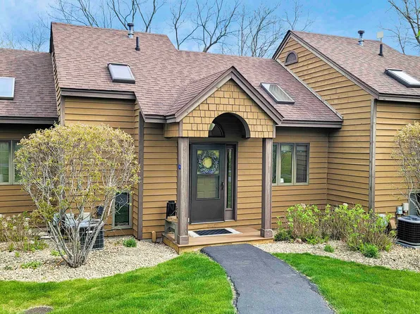 28 Creekwood Ln, Galena, IL 61036