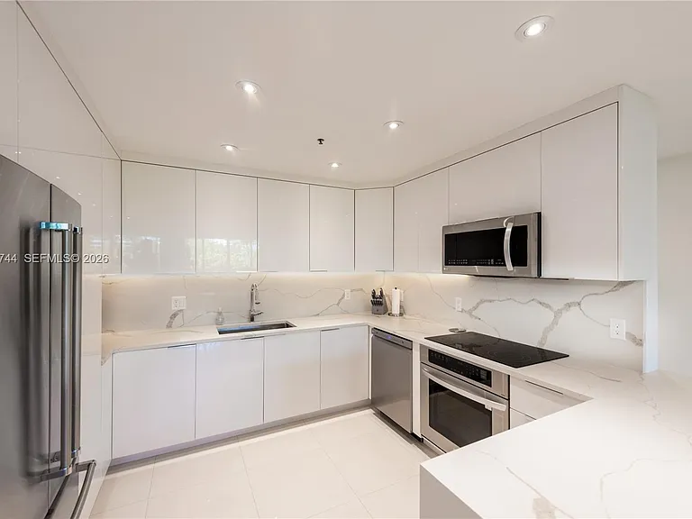 251 Crandon Blvd #227 — Photo 4