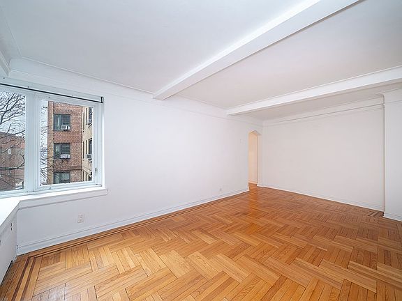 3rd image of 250 Cabrini Blvd APT 3F