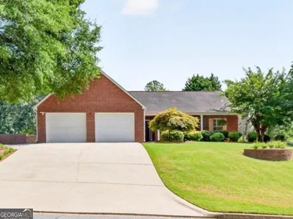 1561 Timber Heights Dr, Loganville, GA 30052