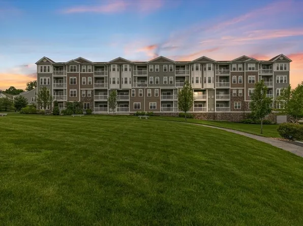 1 Francis Dr APT 211, Andover, MA 01810