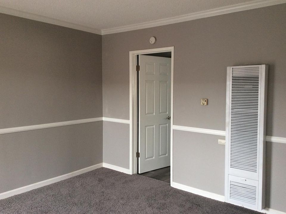Living room vacant