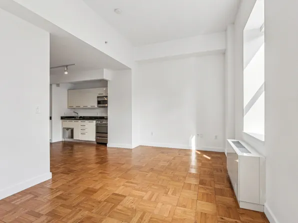 20 Exchange Place image 3 of 22