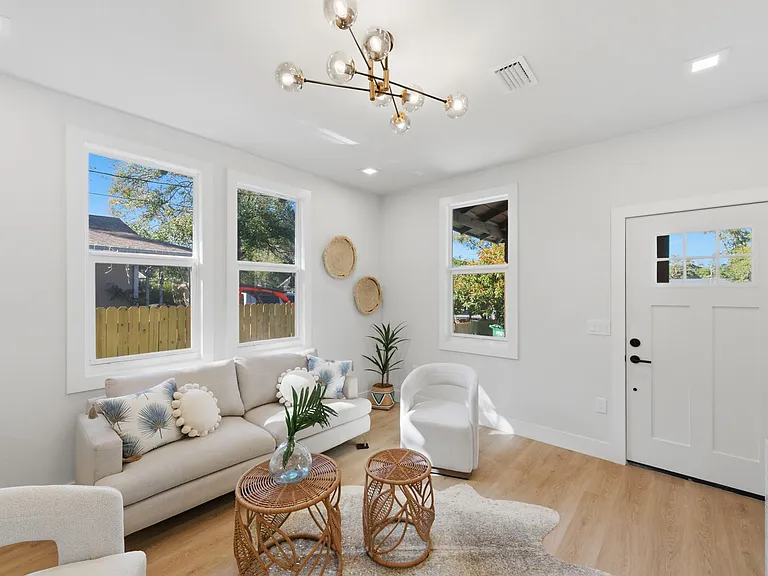 309 E Selma Ave — Photo 4