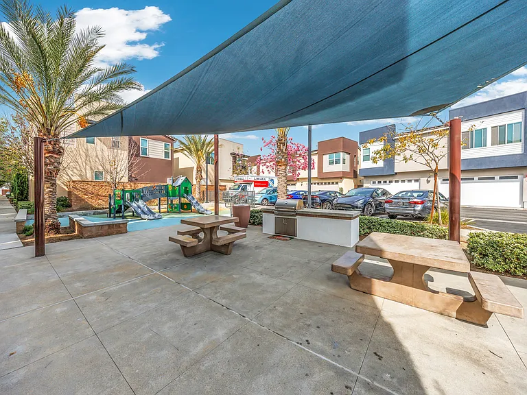 10532 Wilding Dr — Photo 44