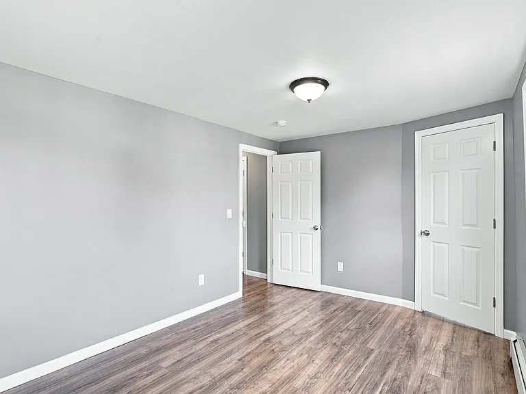 165 Central Pl — Photo 7