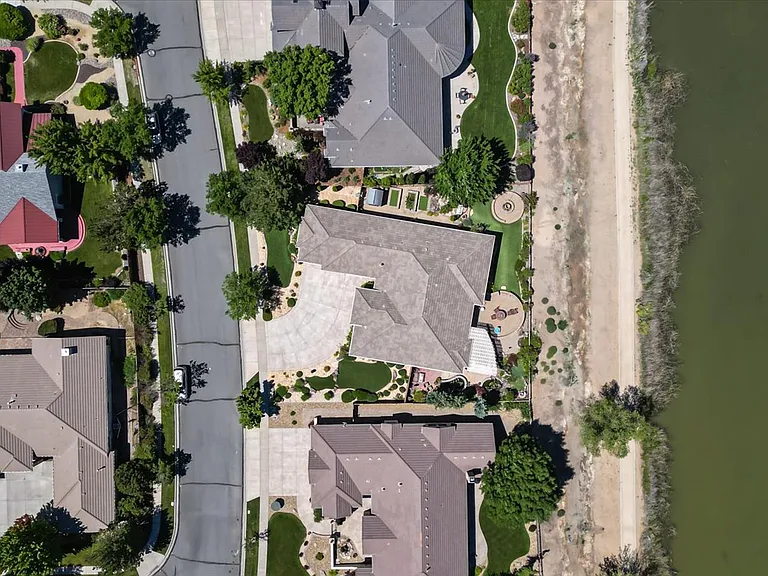 7330 Island Queen Dr — Photo 19
