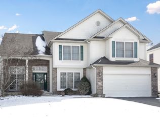 879 Tipperary St, Gilberts, IL 60136