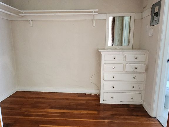 2nd image of 4846 Rosewood Ave Unit 24