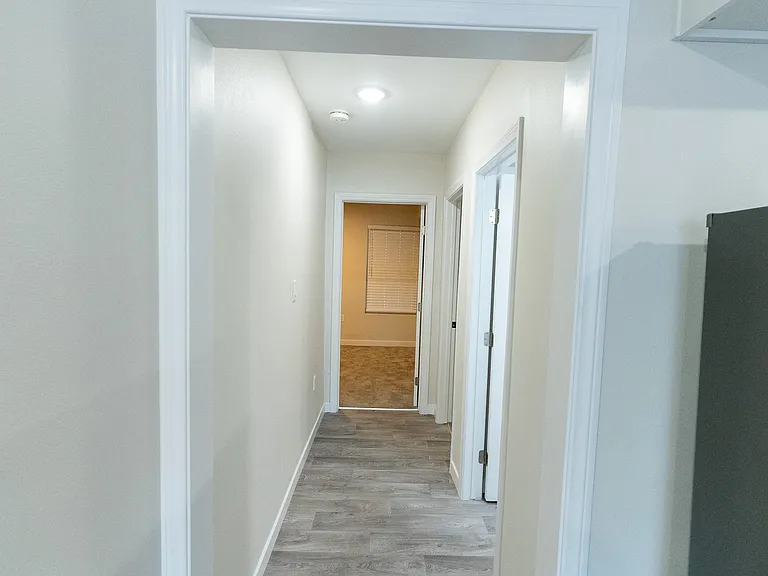 The Flats on Addison — Photo 27