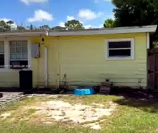 5th image of 6410 Indrio Rd