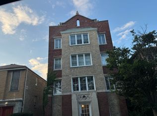 2720 W Greenleaf Ave #1, Chicago, IL 60645