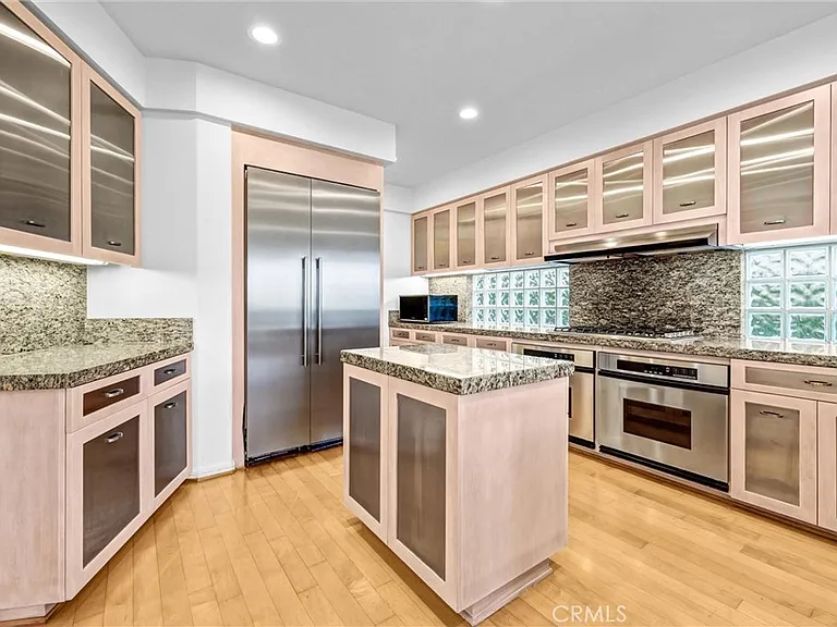 1326 Skyline Dr — Photo 14