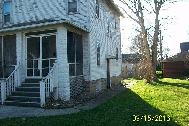 2nd image of 321 N Elm St
