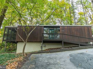 1608 Sherwood Hall Ln, Alexandria, VA 22306