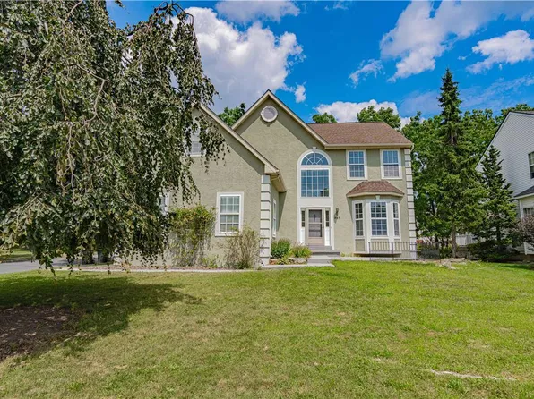 327 Lenape Trl, Allentown, PA 18104