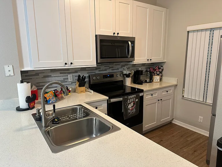 8404 Crystal Cove Loop — Photo 16