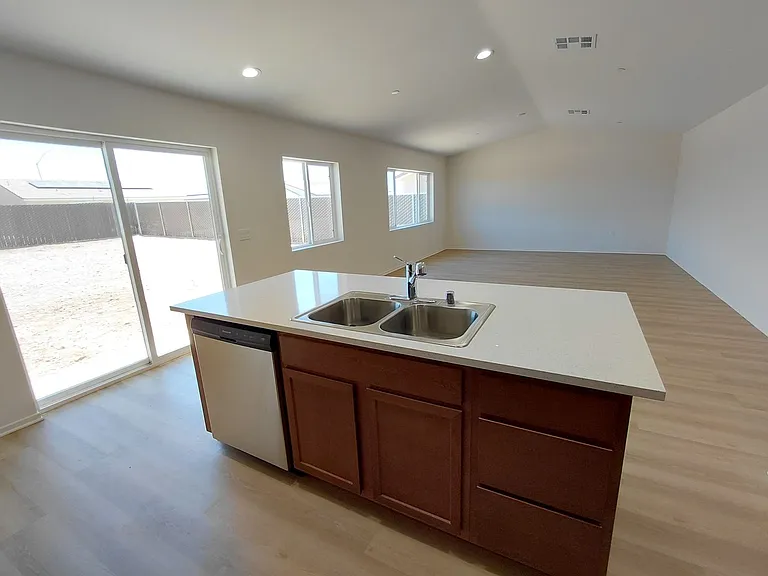 475 Palomino Ct — Photo 17