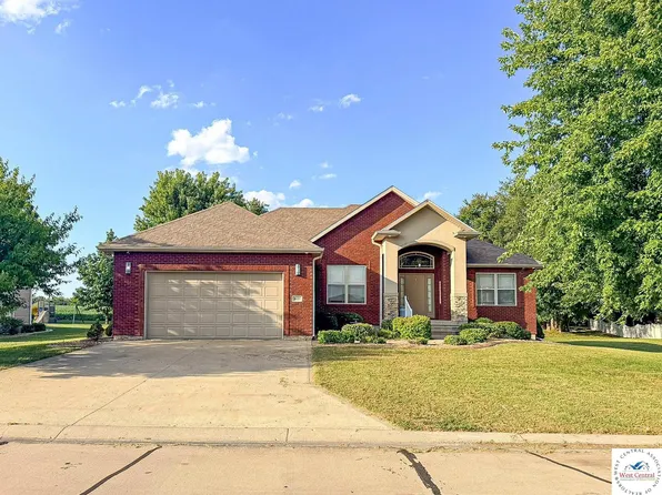 4010 E 32nd St, Sedalia, MO 65301