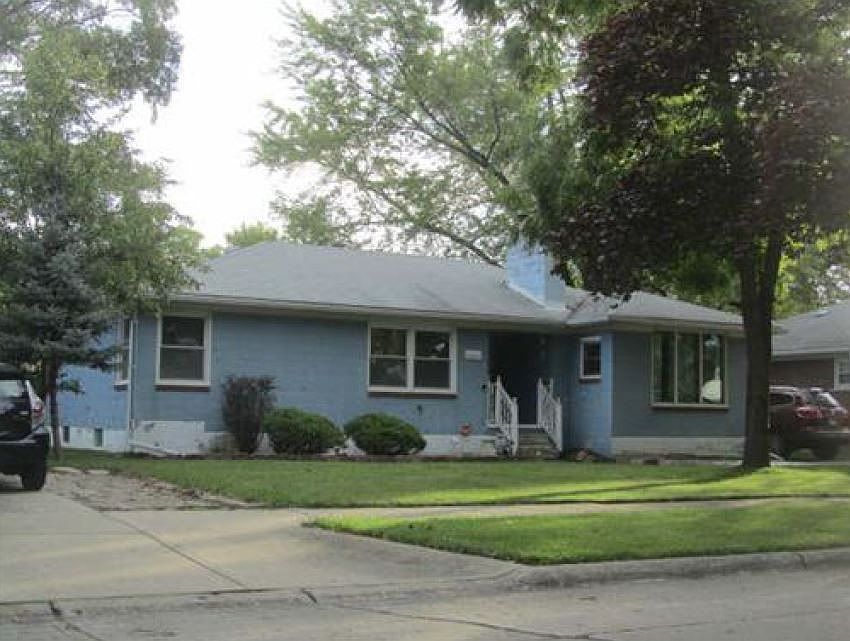 1st image of 19643 Roscommon St