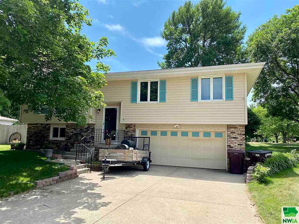 1st image of 408 S Ridge Dr