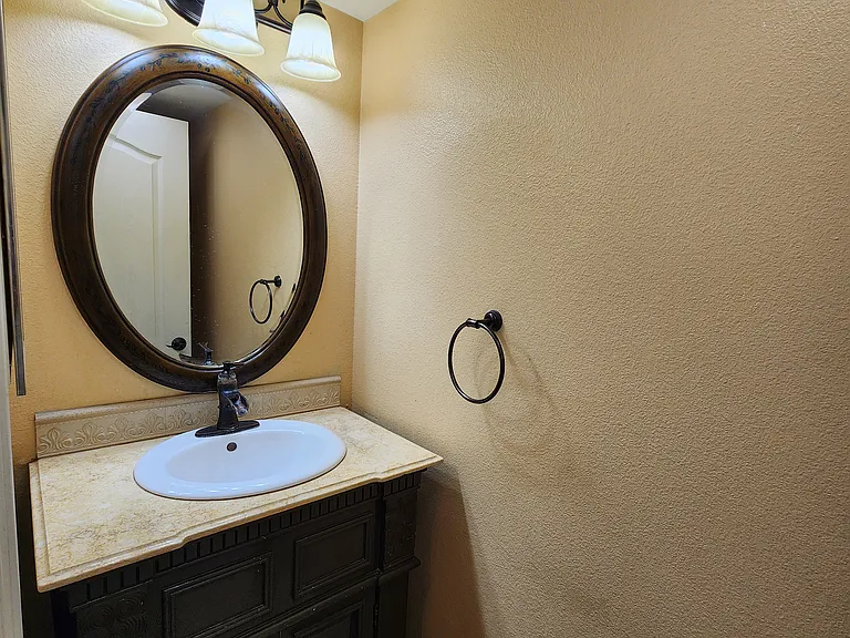 620 W Doran St #7 — Photo 34
