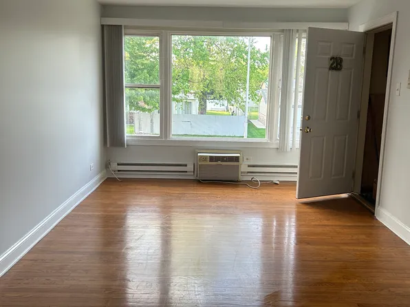 6247 W 94th St APT 3A, Oak Lawn, IL 60453