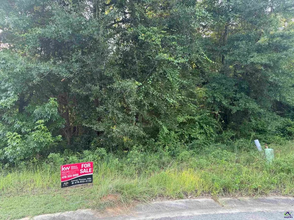 102 Saint Croix Ct, Perry, GA 31069