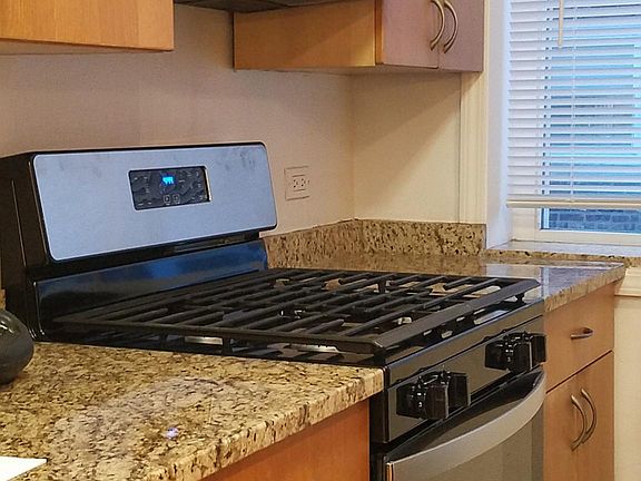 2nd image of 2911 W Summerdale Ave #2A
