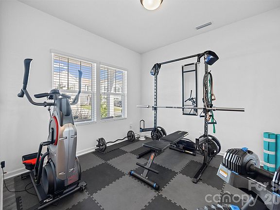 4th image of 677 Candela Ct #121